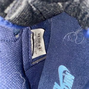 UNC PATTENT LEATHER WMN size 9 NOX BOX